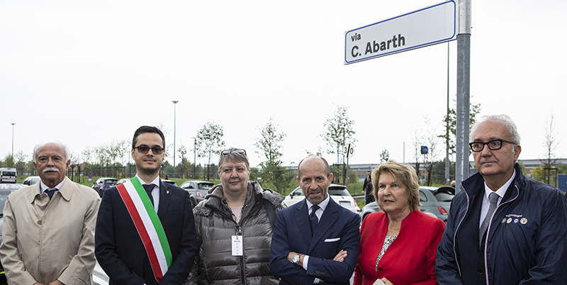 Foto LaPresse/Andrea Alfano  24/10/2019 Torino (Italia) Automotive FCA Via Carlo Abarth Nella foto: Cerimonia di intitolazione della Via Carlo Abarth. Sergio Rolando, Francesco Sicari, Luisa Bernardini, Luca Napolitano, Anneliese Abarth, Roberto Giolito.  Photo LaPresse/Andrea Alfano October 24, 2019 Torino (Italy) Automotive FCA Via Carlo Abarth In the picture: Titling ceremony of Via Carlo Abarth. Sergio Rolando, Francesco Sicari, Luisa Bernardini, Luca Napolitano, Anneliese Abarth, Roberto Giolito.